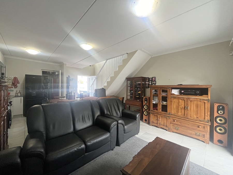 To Let 2 Bedroom Property for Rent in Brackenfell South Western Cape